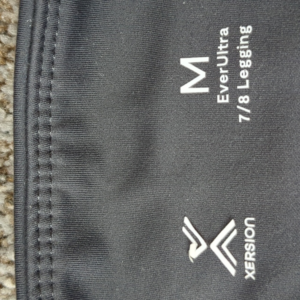 Xersion Women's M Ever Ultra 7/8 Gray Leggings - Picture 2 of 9